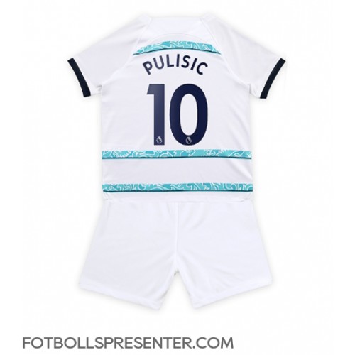 Chelsea Christian Pulisic #10 Bortatröja Barn 2022-23 Kortärmad (+ korta byxor)